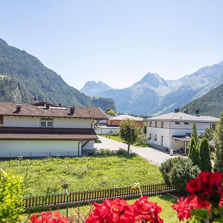 Gaestehaus Waltraud Längenfeld Extérieur photo