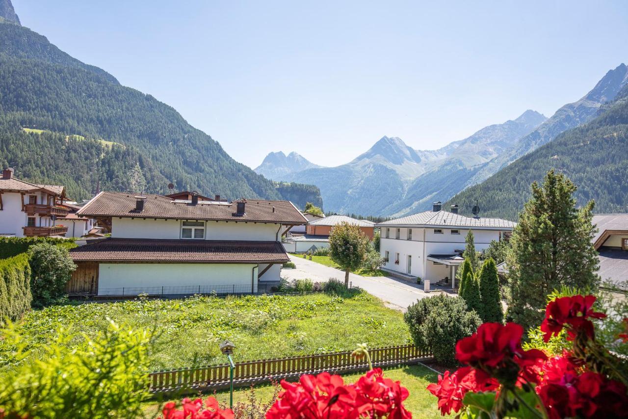 Gaestehaus Waltraud Längenfeld Extérieur photo