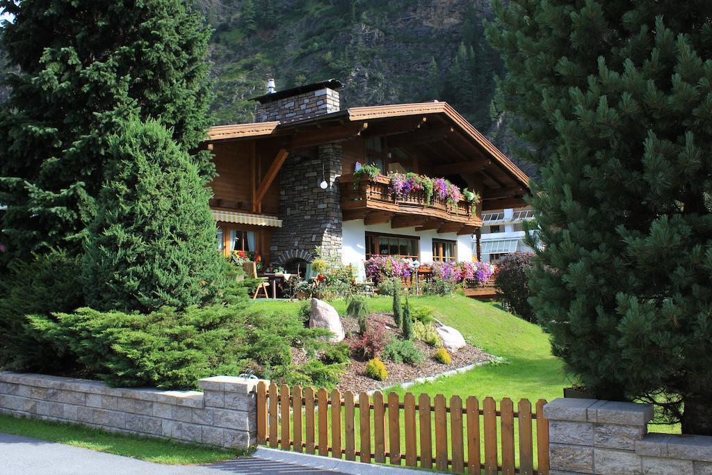 Gaestehaus Waltraud Längenfeld Extérieur photo